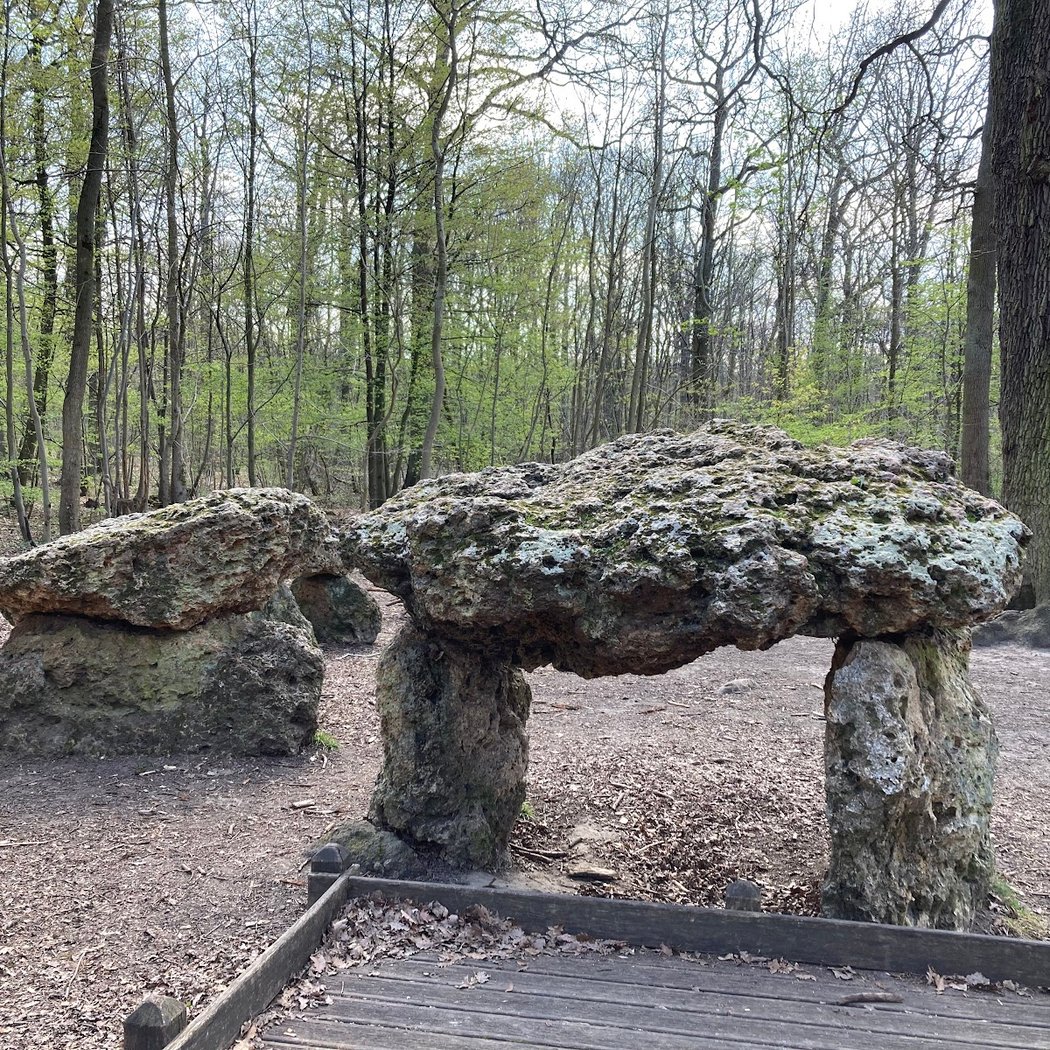 Les Trois Menhirs 3